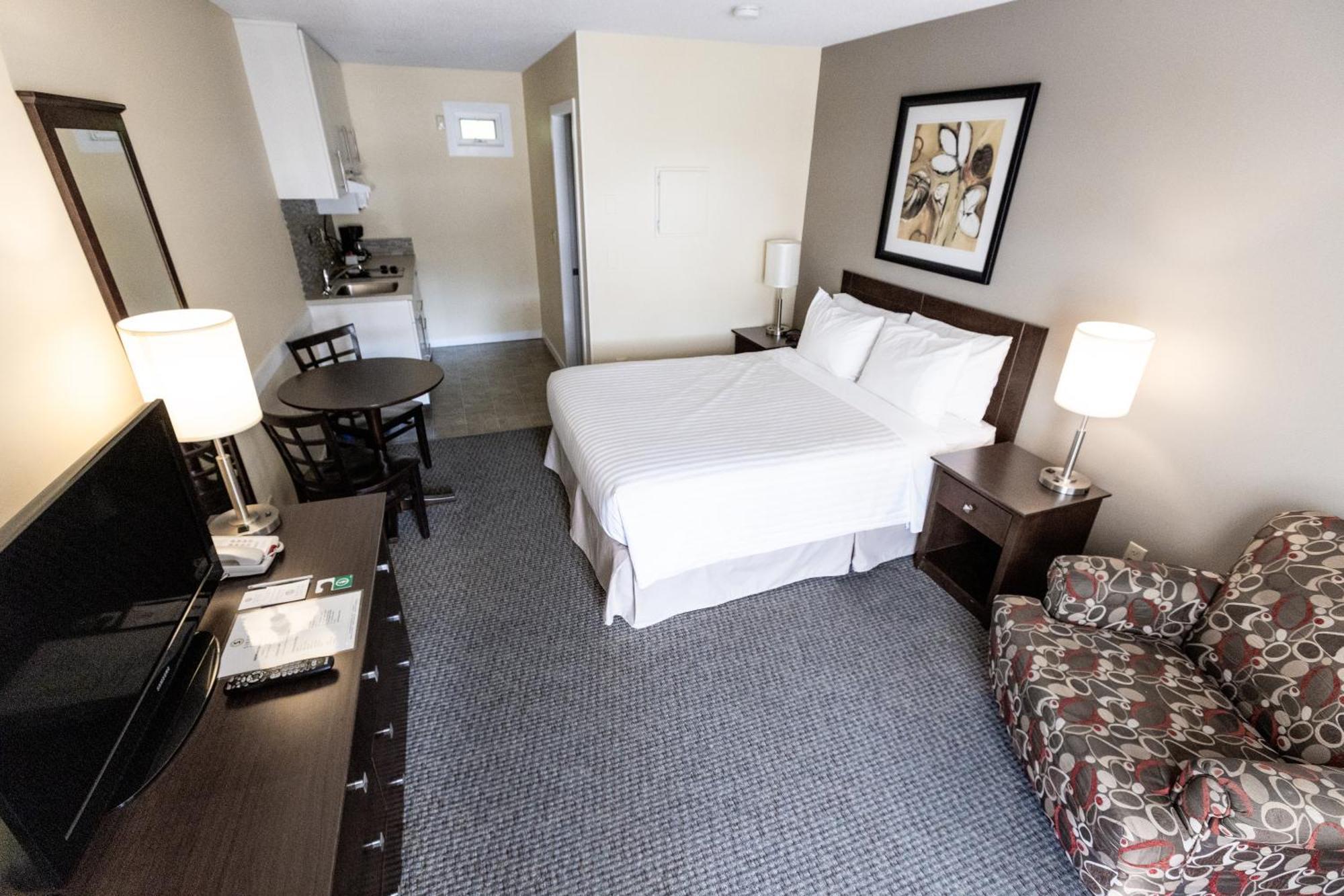 Siesta Suites Келоуна Екстер'єр фото