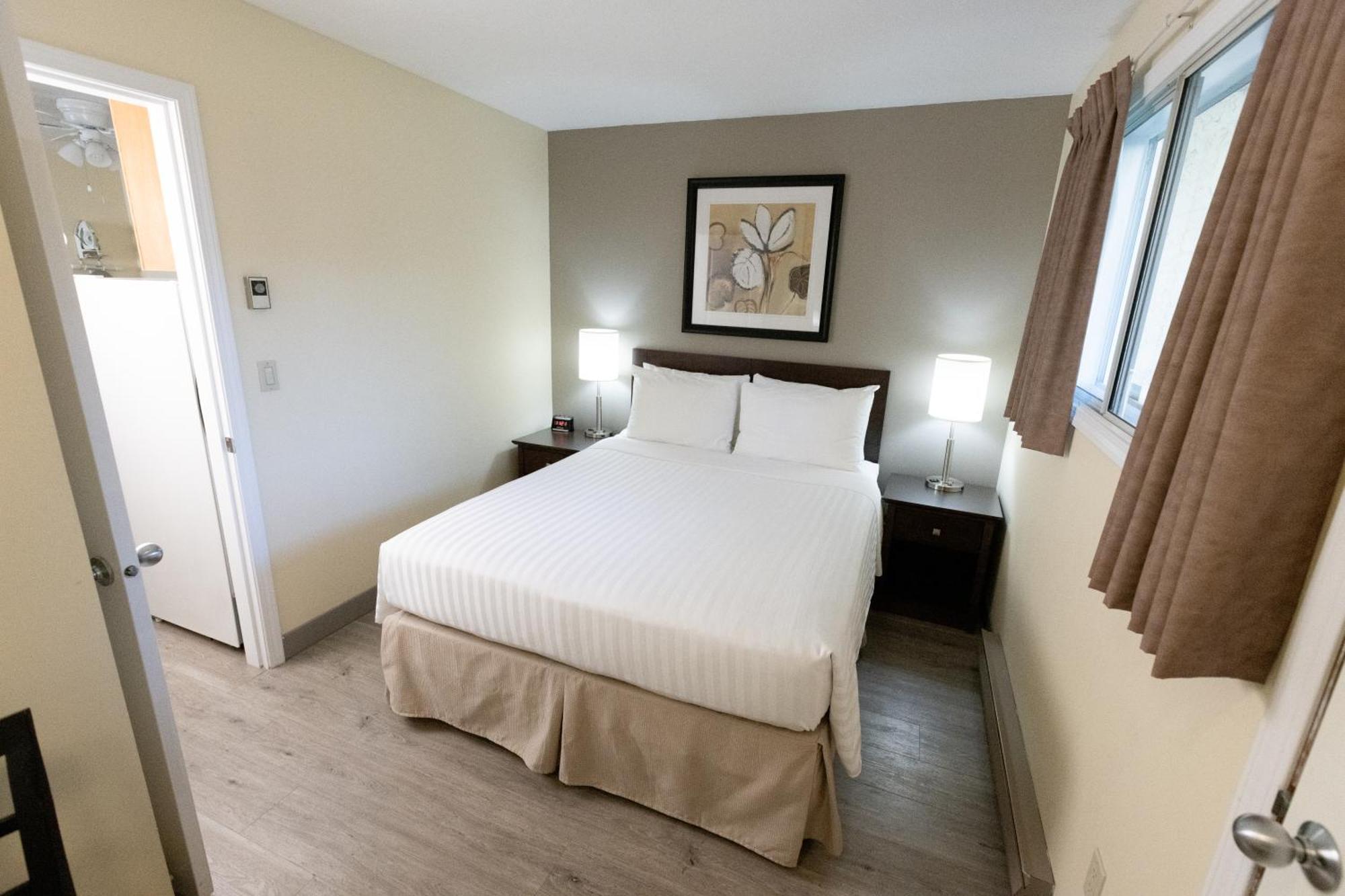 Siesta Suites Келоуна Екстер'єр фото
