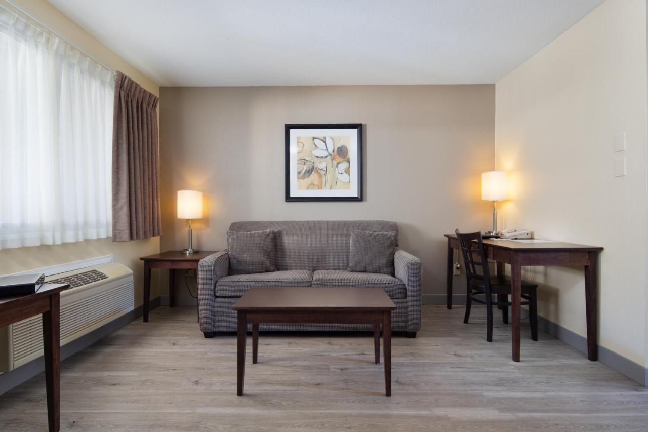 Siesta Suites Келоуна Екстер'єр фото